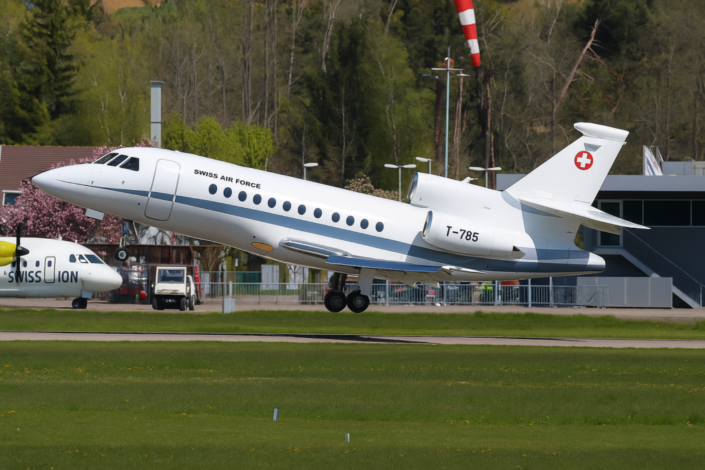 Dassault Falcon 900